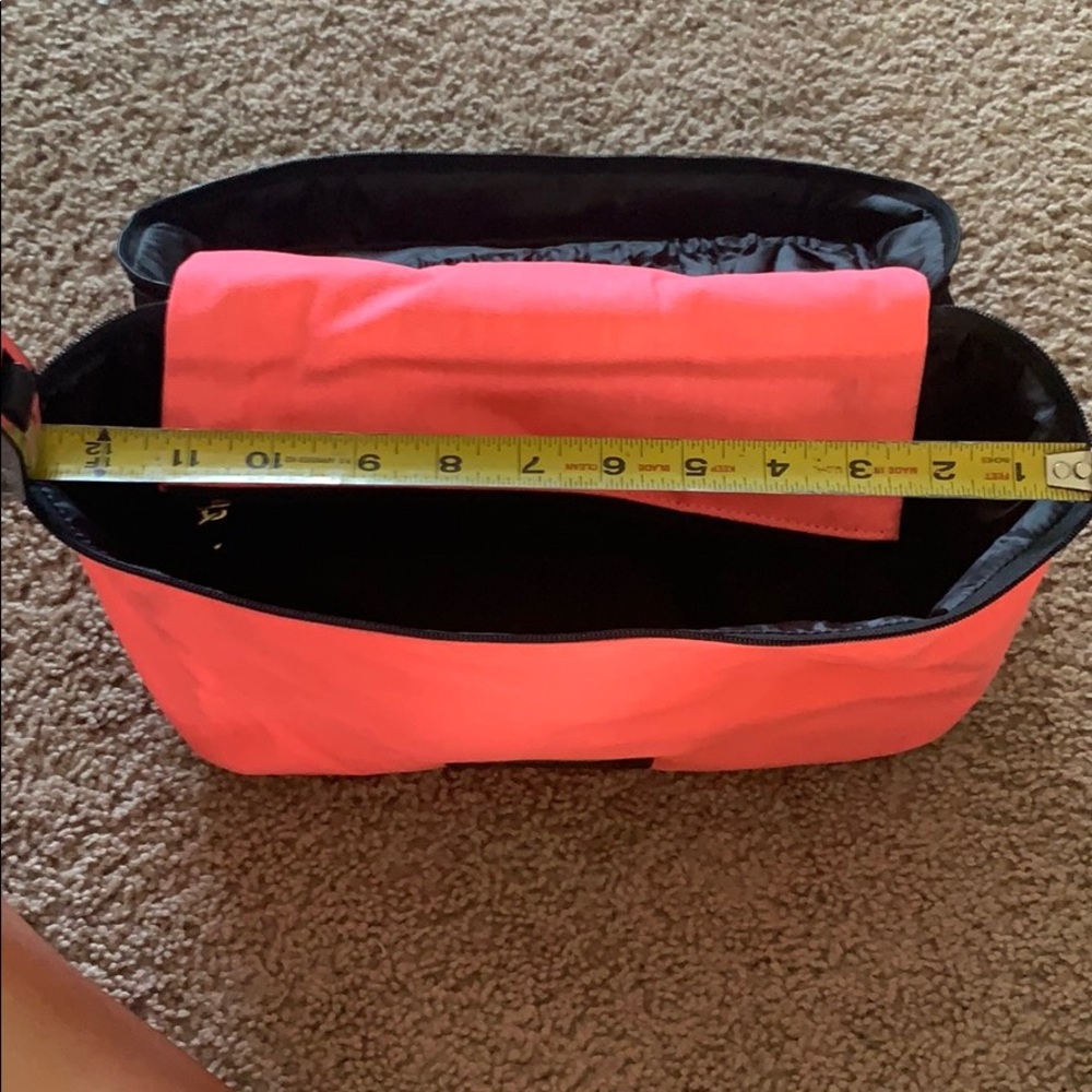 Victoria Secret travel bag - Picture 7 of 7